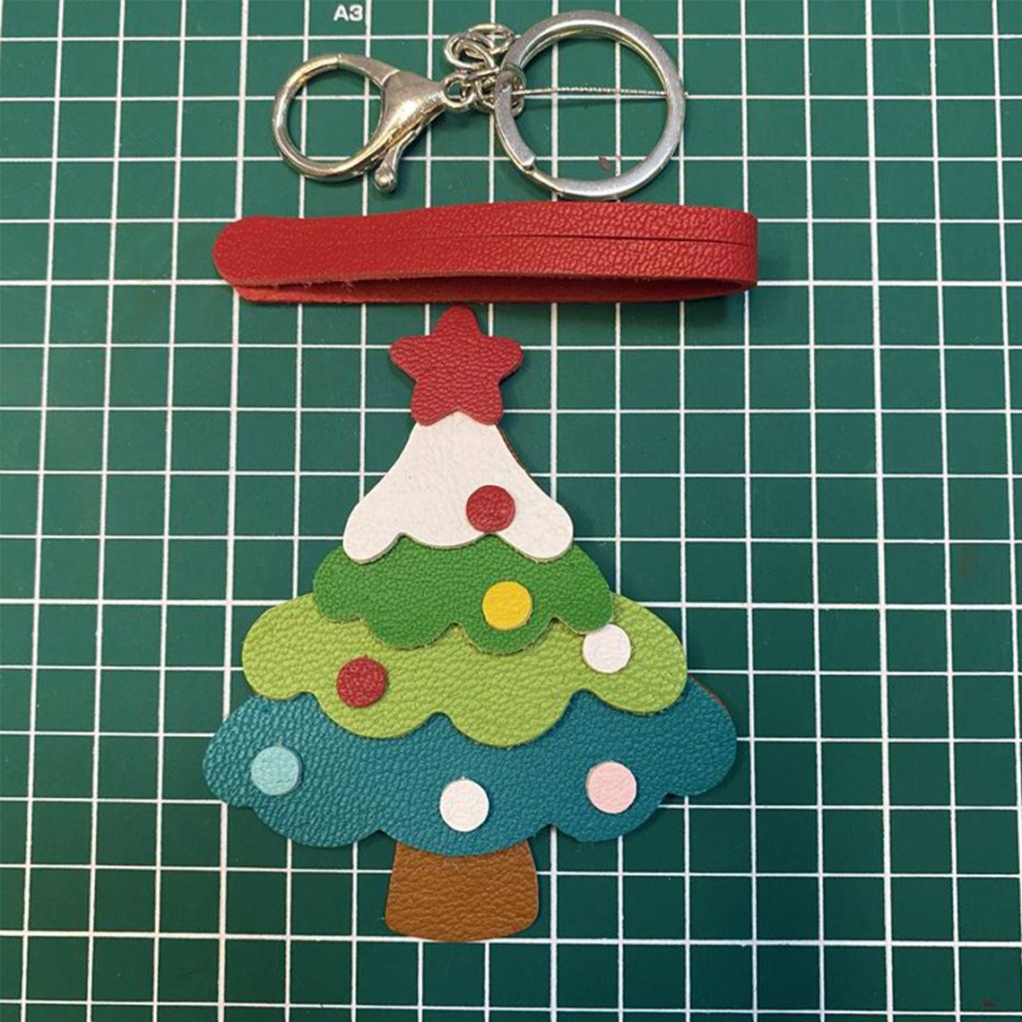 Christmas Tree Leather Keychain Charm DIY Leather Kits - POPSEWING®