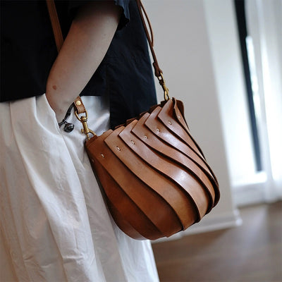 Vegetable Tanned Leather Design Shell Handbag